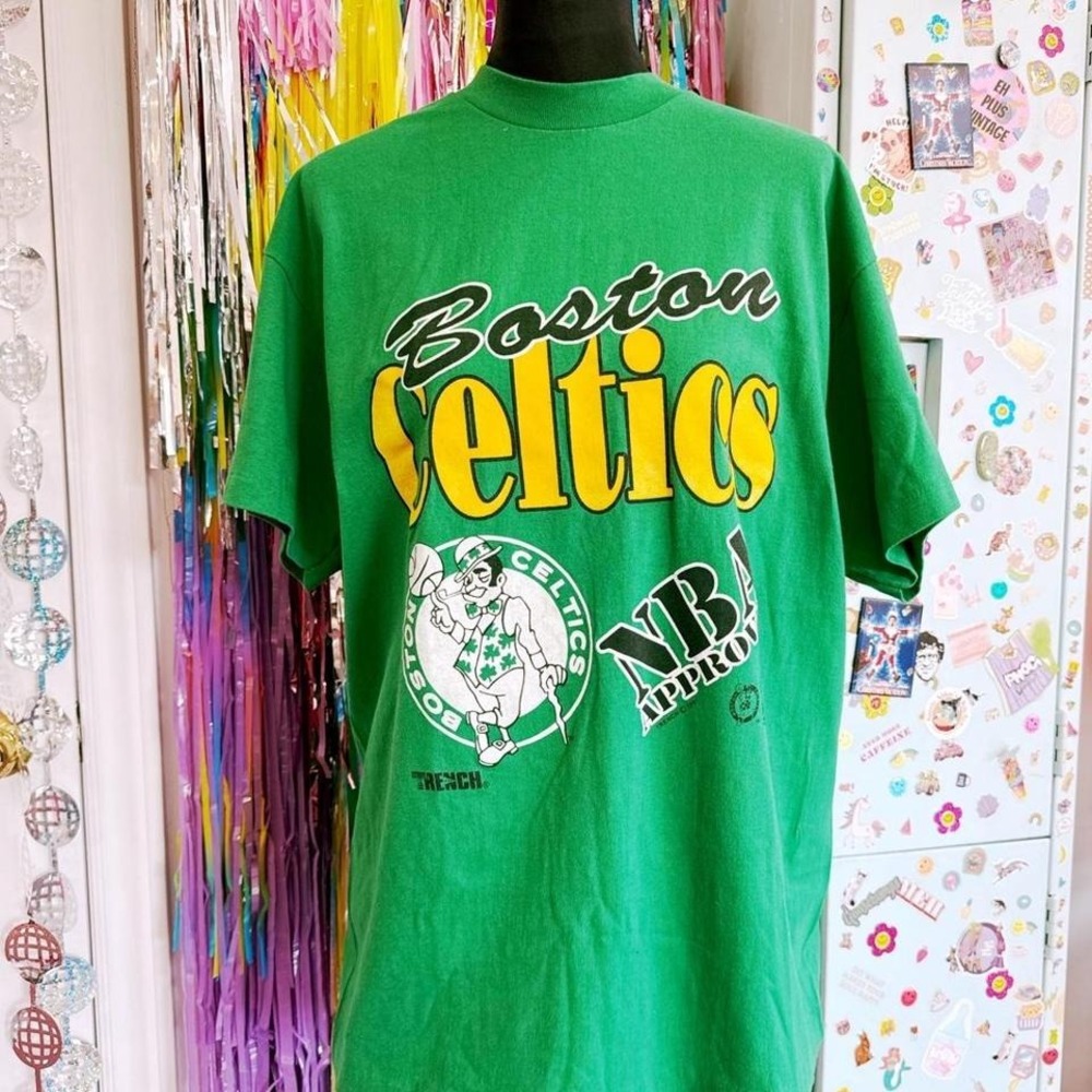 Vintage 90s Boston Celtics green NBA tee